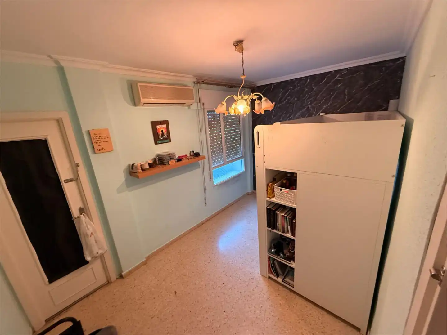 Piso en venta en Calle Francisco Madrigal Marin, 9, Barrio Alto Habitación de Piso en venta en San Juan de Aznalfarache con Terraza