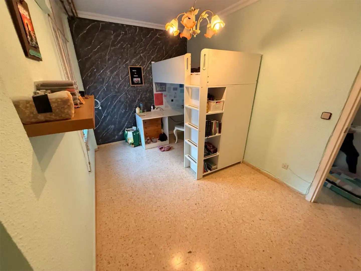 Piso en venta en Calle Francisco Madrigal Marin, 9, Barrio Alto Habitación de Piso en venta en San Juan de Aznalfarache con Terraza