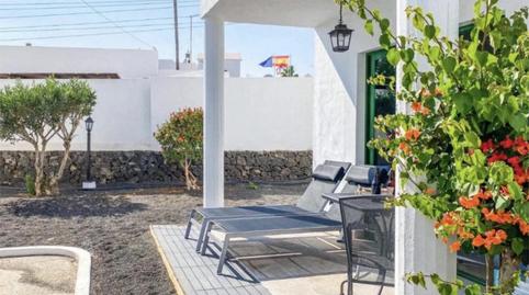 Foto 2 de Piso en venta en Calle Bélgica, 10, Puerto del Carmen, Tías