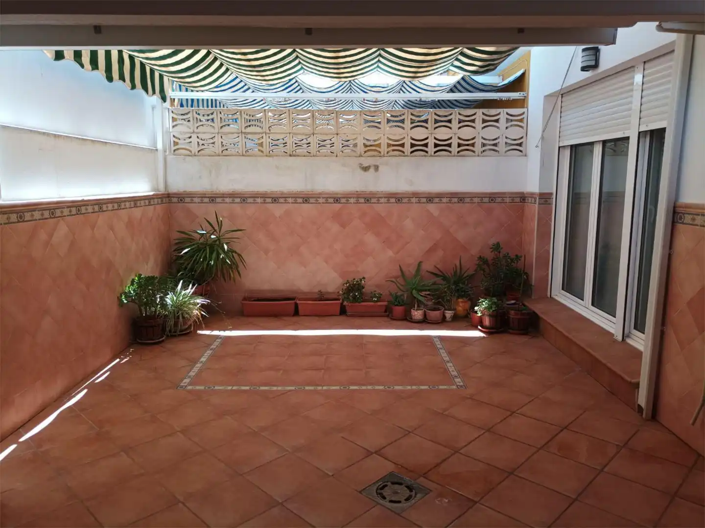 Casa o chalet en venta en Avenida Reina Sofia, 26, Este Terraza de Casa o chalet en venta en Mérida con Aire acondicionado