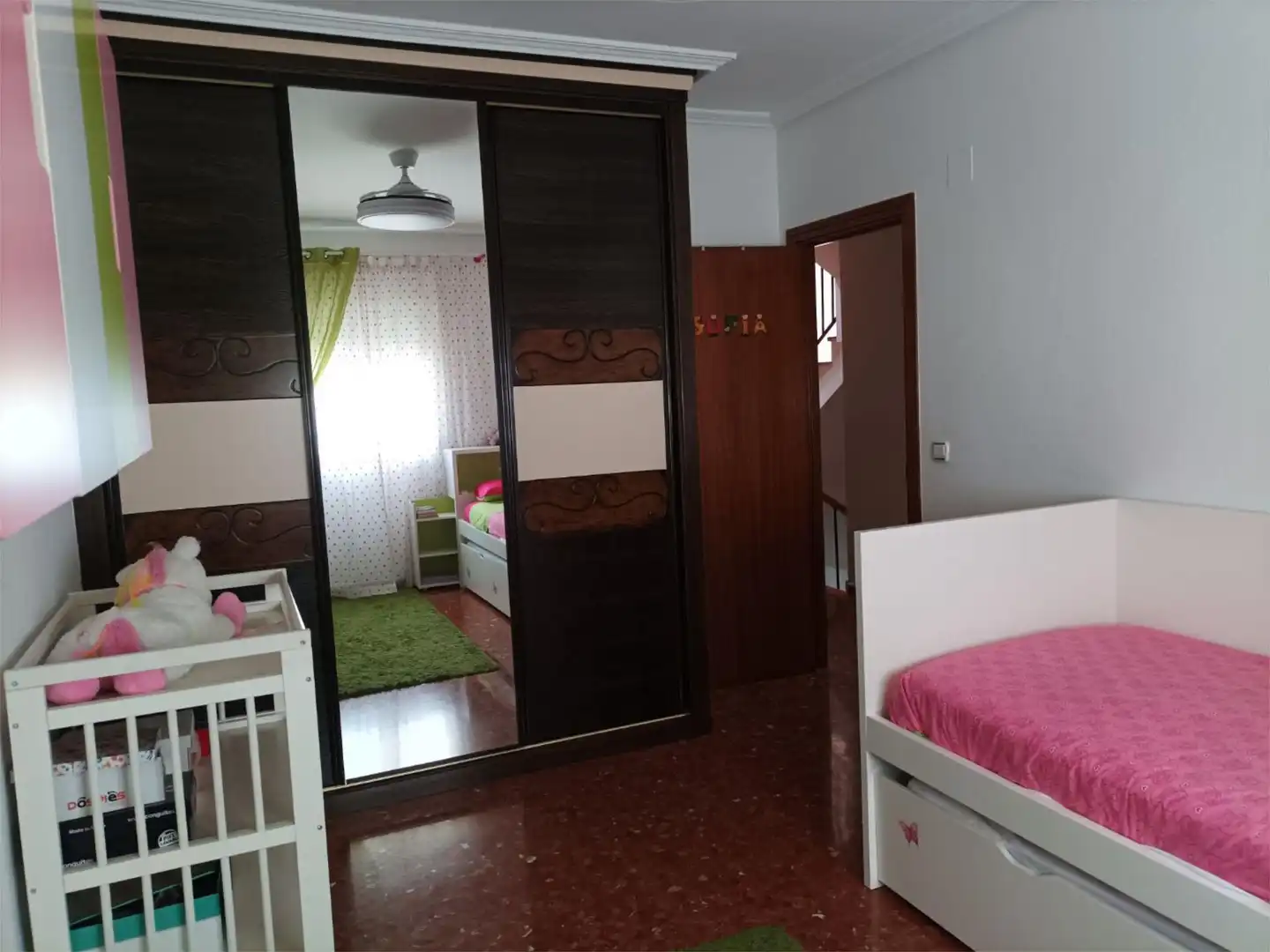 Casa o chalet en venta en Avenida Reina Sofia, 26, Este Habitación de Casa o chalet en venta en Mérida con Aire acondicionado