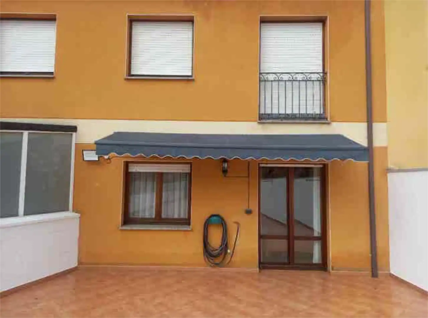 Außenansicht von Wohnungen zum Verkauf in Ribadeo mit Heizung, Terrasse und Abstellraum