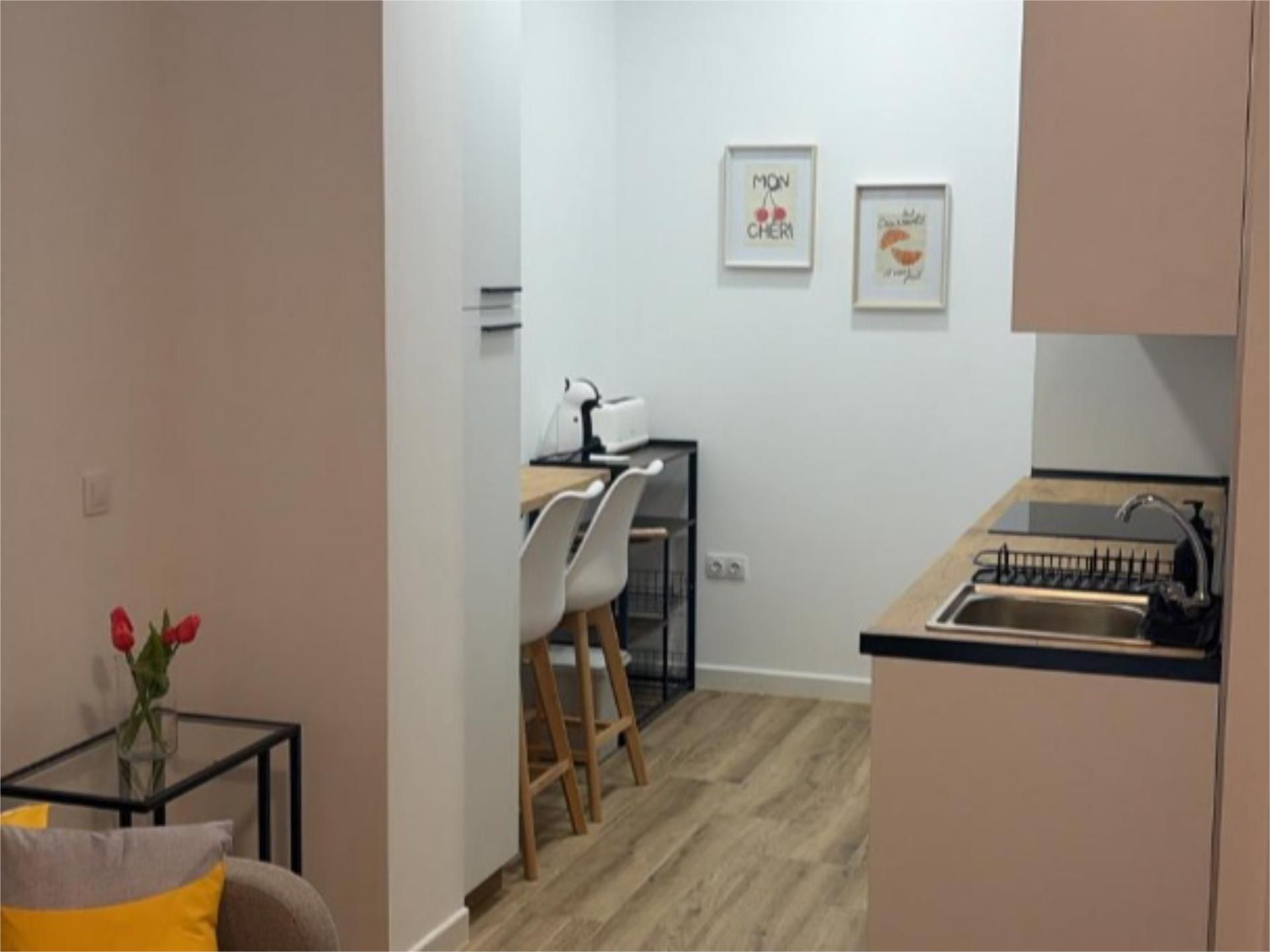 Apartment for rent in Calle Juan de Gortz, 1, Huerta de la Reina - Trassierra Kitchen of Apartment for rent in Córdoba Capital with Air Conditioner, Heating and Furnished