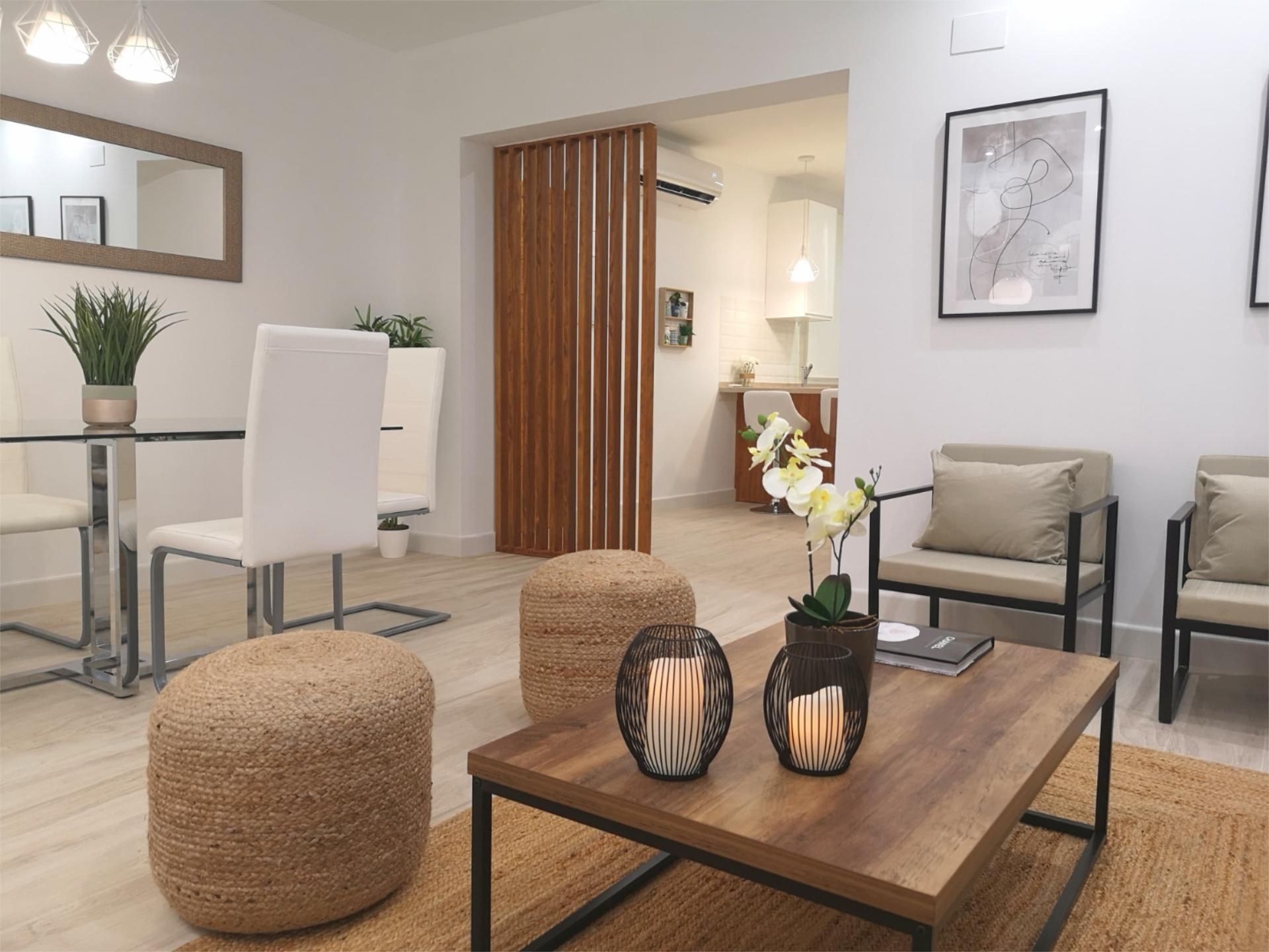 Flat for rent in Calle Antonio Maura, 43, Ciudad Jardín - Zoco Living room of Flat for rent in Córdoba Capital with Air Conditioner, Heating and Parquet flooring