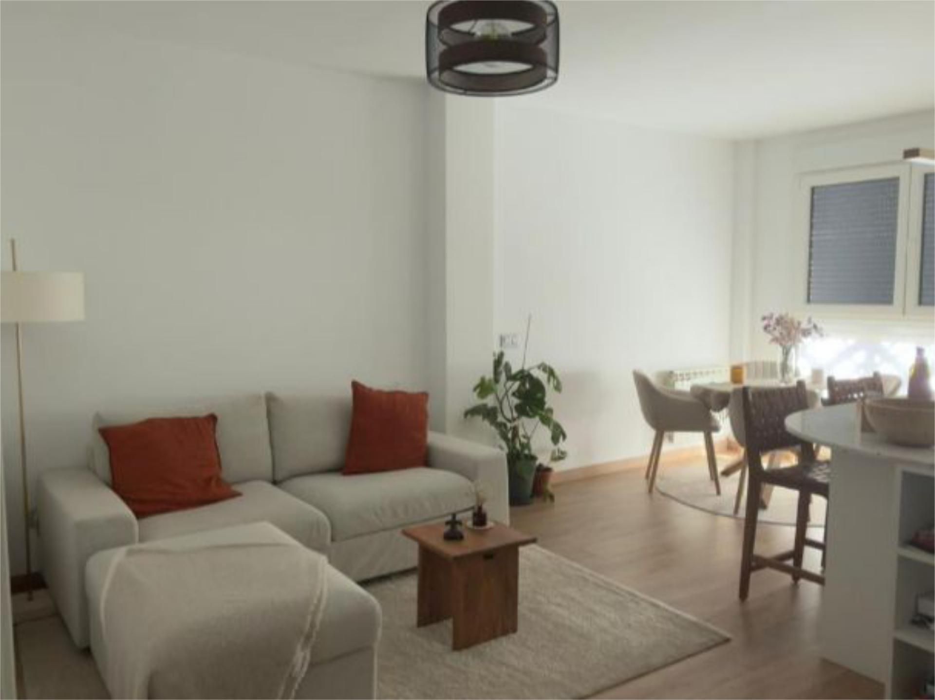 Sala de estar de Piso de alquiler en  Madrid Capital con Aire acondicionado, Calefacción y Trastero