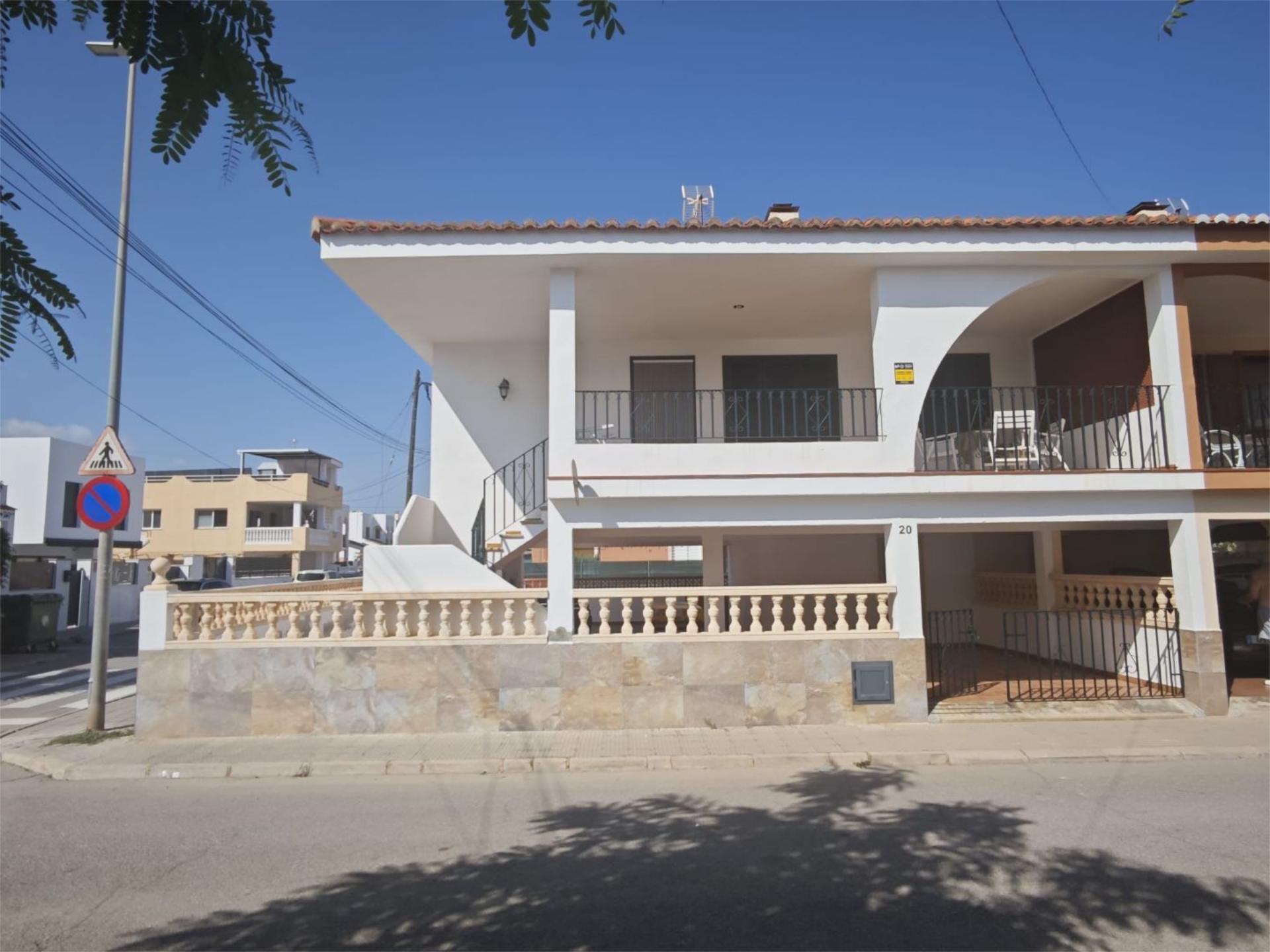 Vista exterior de Casa adosada en venda en Almenara amb Terrassa i Balcó