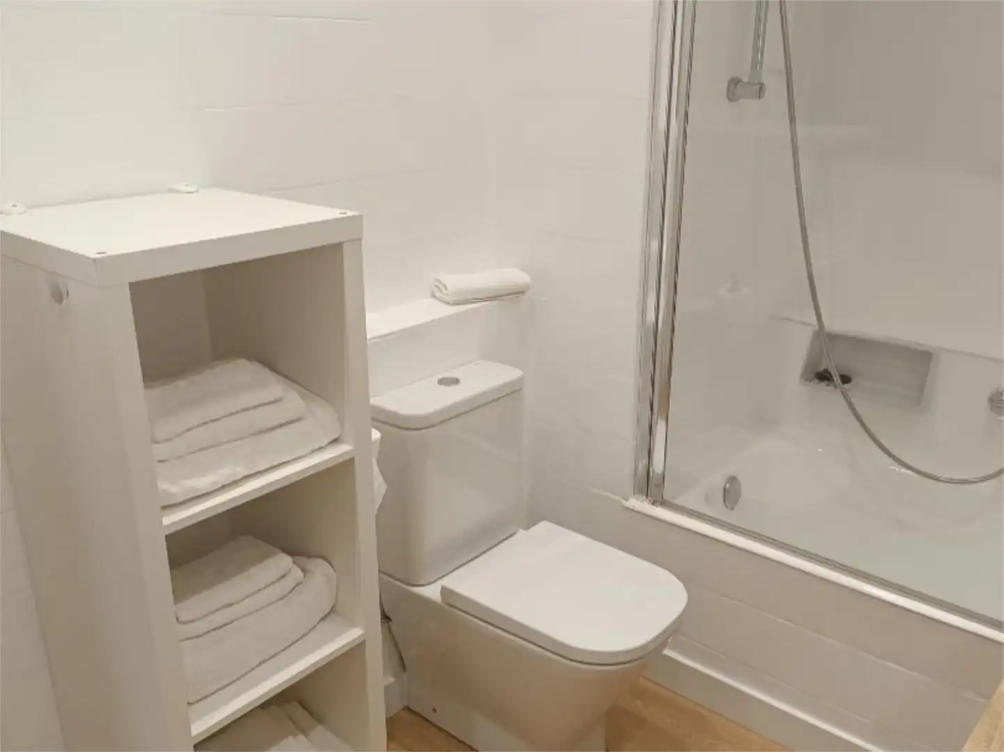 Wohnung zur Miete in Carrer de Pau Alsina, 100, El Camp d'en Grassot i Gràcia Nova Badezimmer von Wohnung zur Miete in Barcelona mit Klimaanlage, Heizung und Parkett