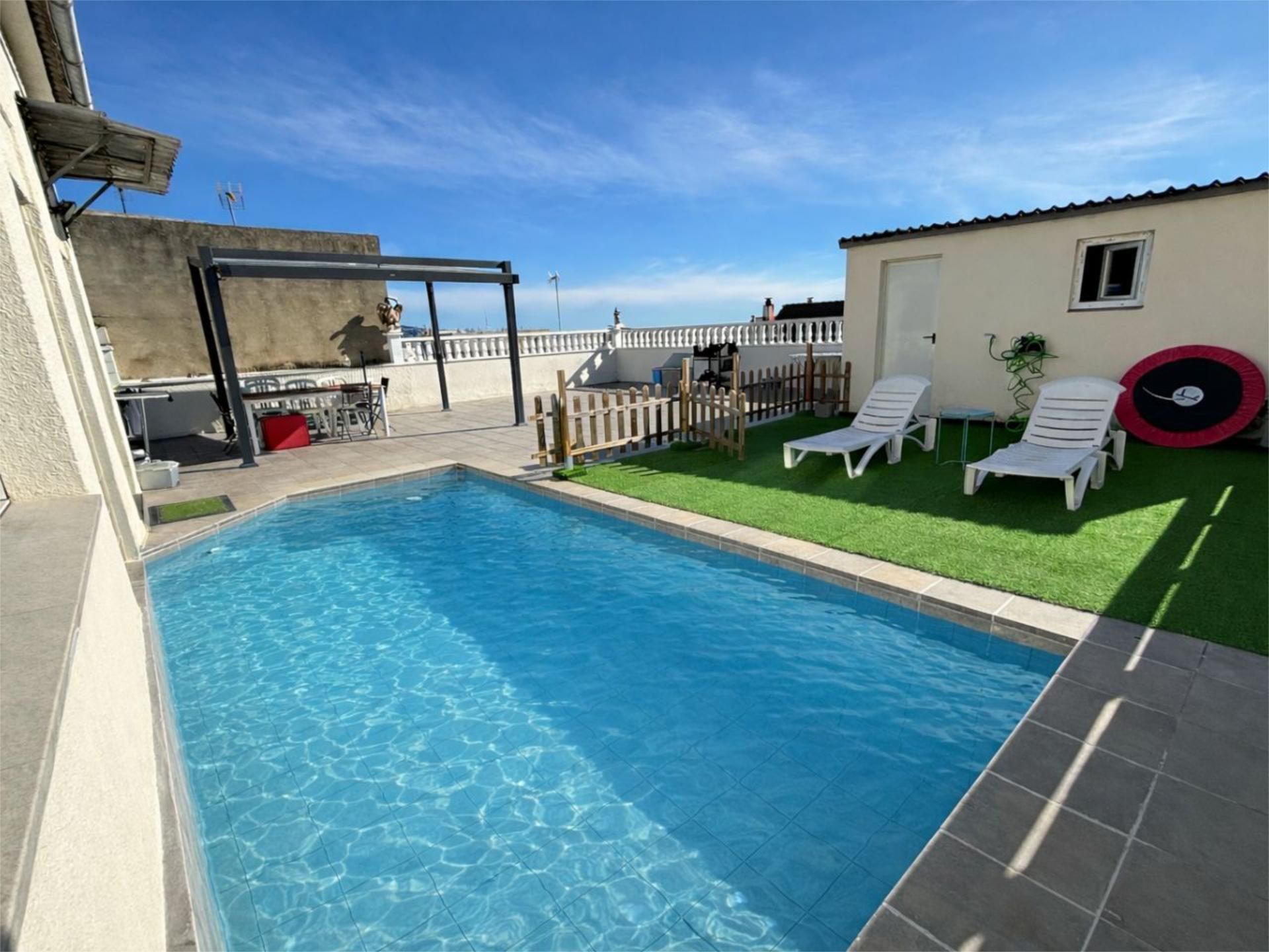 Casa o chalet en venta en Carrer Lanzarote, 40, Sant Vicenç Dels Horts Piscina de Casa o chalet en venta en Sant Vicenç Dels Horts con Aire acondicionado, Terraza y Piscina