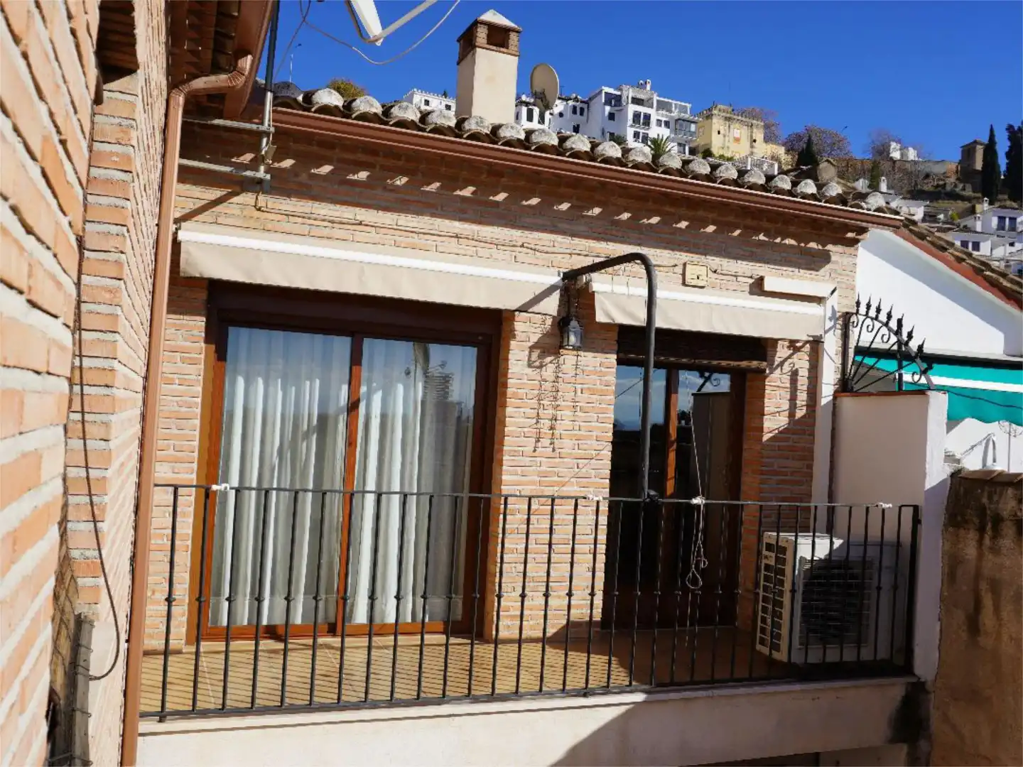 Flat for rent in Calle Acera de San Ildefonso, 12, San Ildefonso Exterior view of Flat for rent in Granada with Air Conditioner, Heating and Terrace
