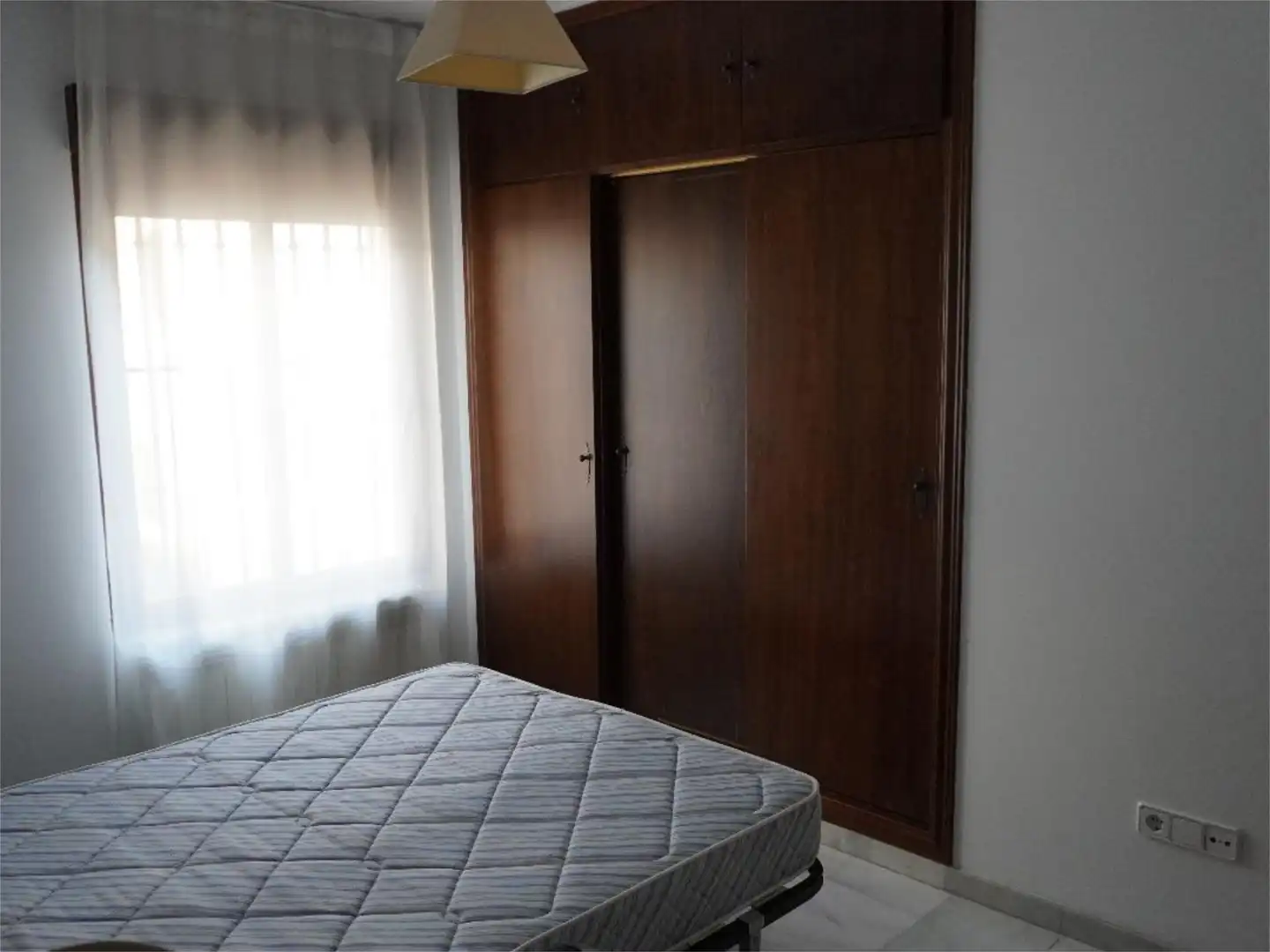 Flat for rent in Calle Acera de San Ildefonso, 12, San Ildefonso Bedroom of Flat for rent in Granada with Air Conditioner, Heating and Terrace