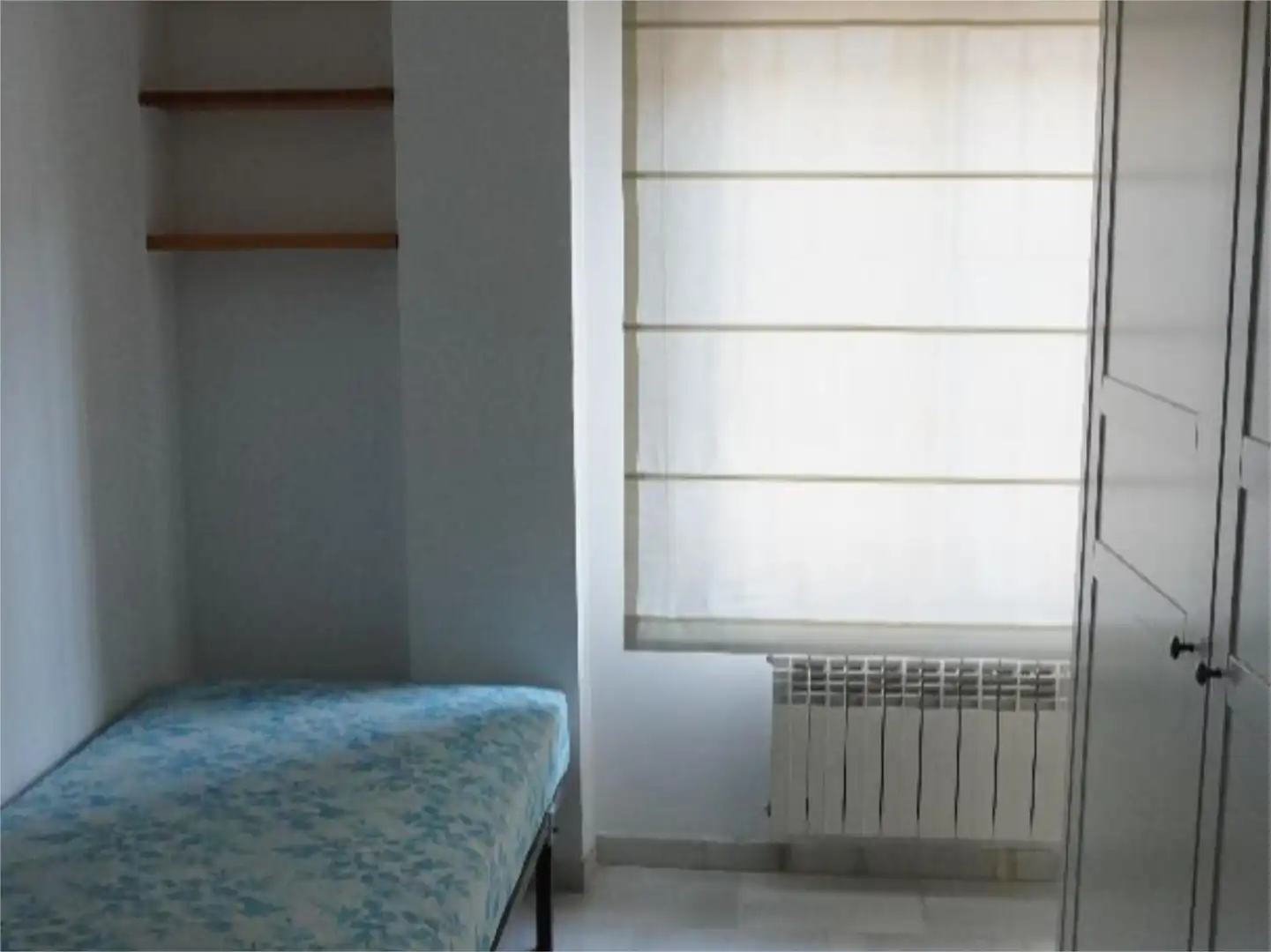 Flat for rent in Calle Acera de San Ildefonso, 12, San Ildefonso Bedroom of Flat for rent in Granada with Air Conditioner, Heating and Terrace