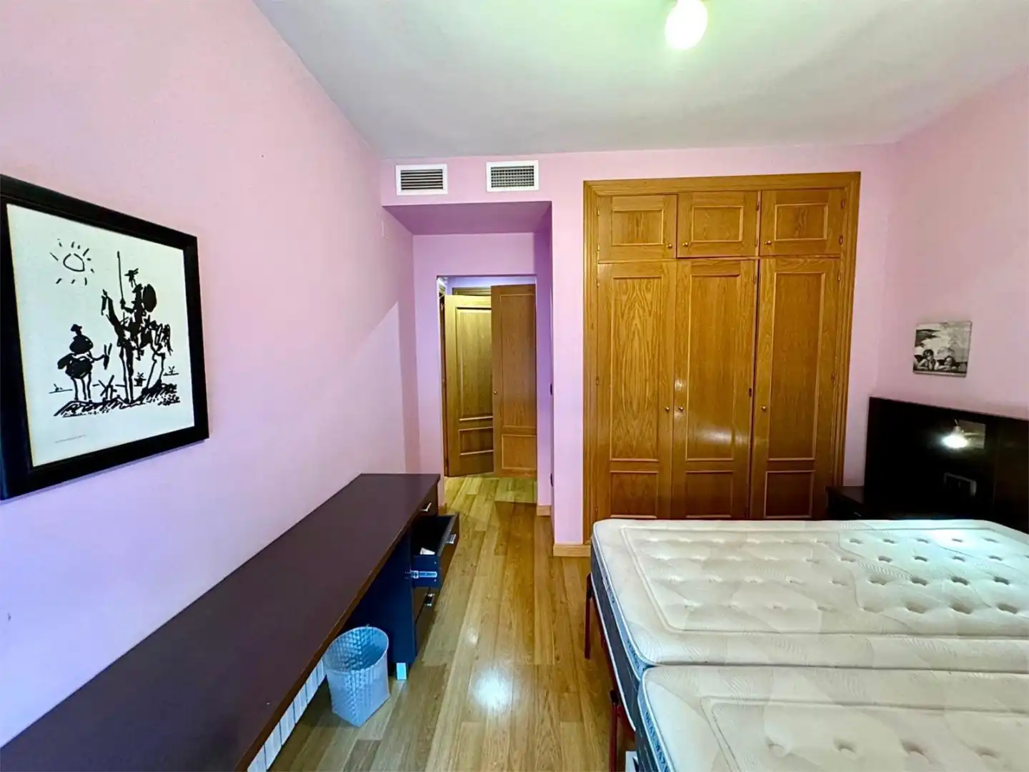Flat for rent in Plaza de San Lázaro, 13, Plaza de Toros Bedroom of Flat for rent in Granada with Air Conditioner, Heating and Furnished