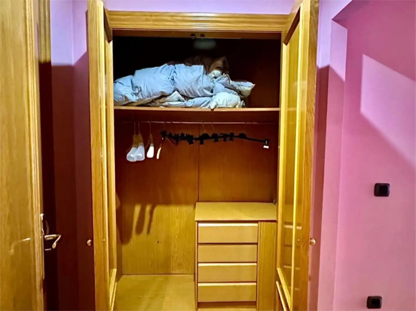 Flat for rent in Plaza de San Lázaro, 13, Plaza de Toros Bedroom of Flat for rent in Granada with Air Conditioner, Heating and Furnished