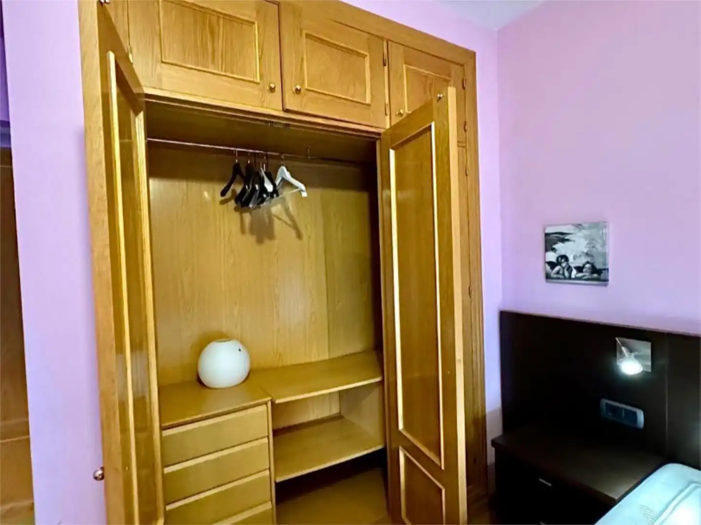 Flat for rent in Plaza de San Lázaro, 13, Plaza de Toros Bedroom of Flat for rent in Granada with Air Conditioner, Heating and Furnished
