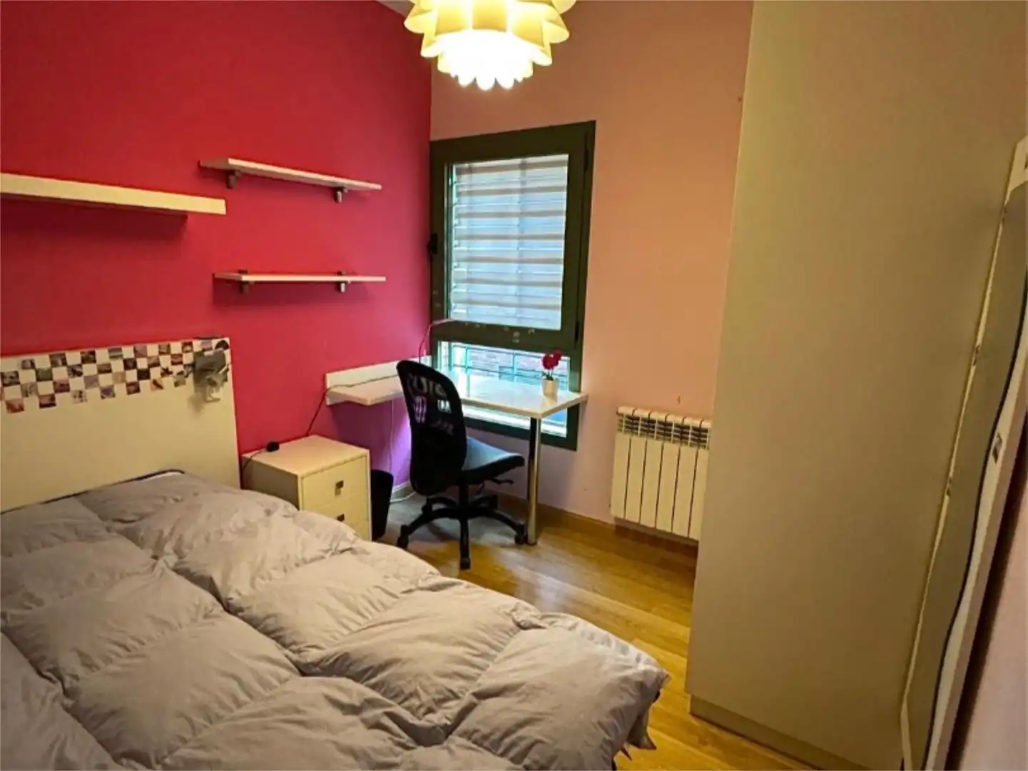 Flat for rent in Plaza de San Lázaro, 13, Plaza de Toros Bedroom of Flat for rent in Granada with Air Conditioner, Heating and Furnished