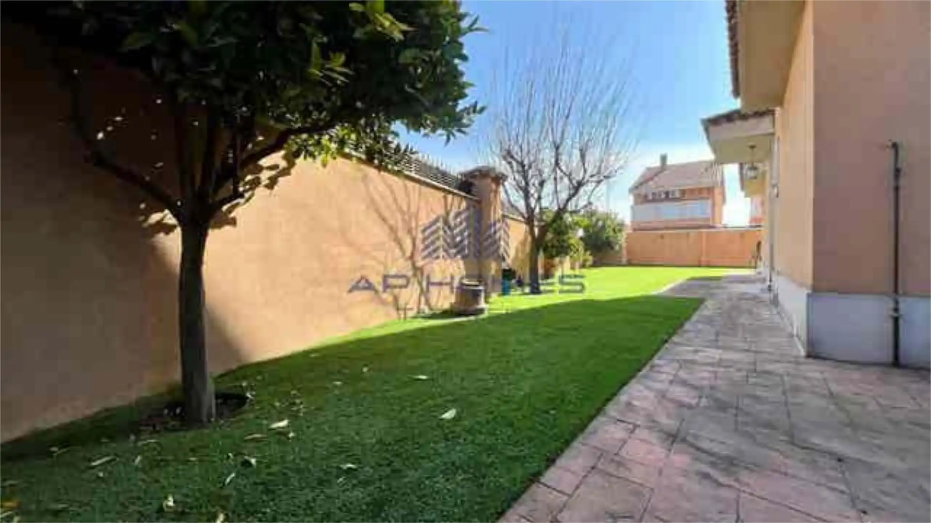 Einfamilien-Reihenhaus zum Verkauf in Ribera del Tajo Garten von Einfamilien-Reihenhaus zum Verkauf in Talavera de la Reina mit Heizung, Privatgarten und Terrasse