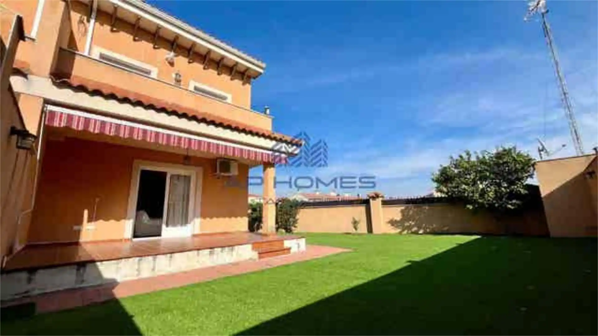 Einfamilien-Reihenhaus zum Verkauf in Ribera del Tajo Außenansicht von Einfamilien-Reihenhaus zum Verkauf in Talavera de la Reina mit Heizung, Privatgarten und Terrasse