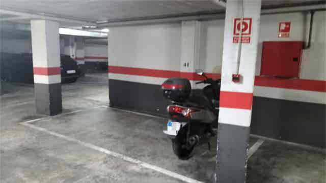 Garaje en Alquiler en Girón - Las Delicias