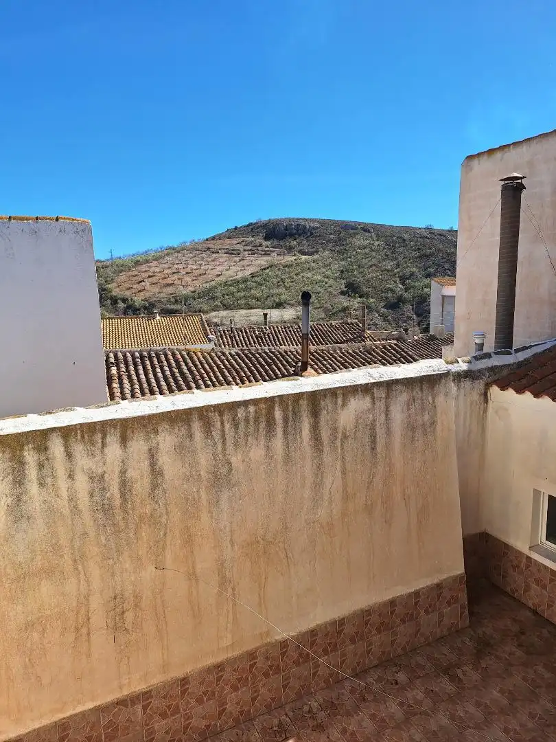 Vista exterior de Casa o xalet en venda en Oria amb Calefacció, Terrassa i Moblat