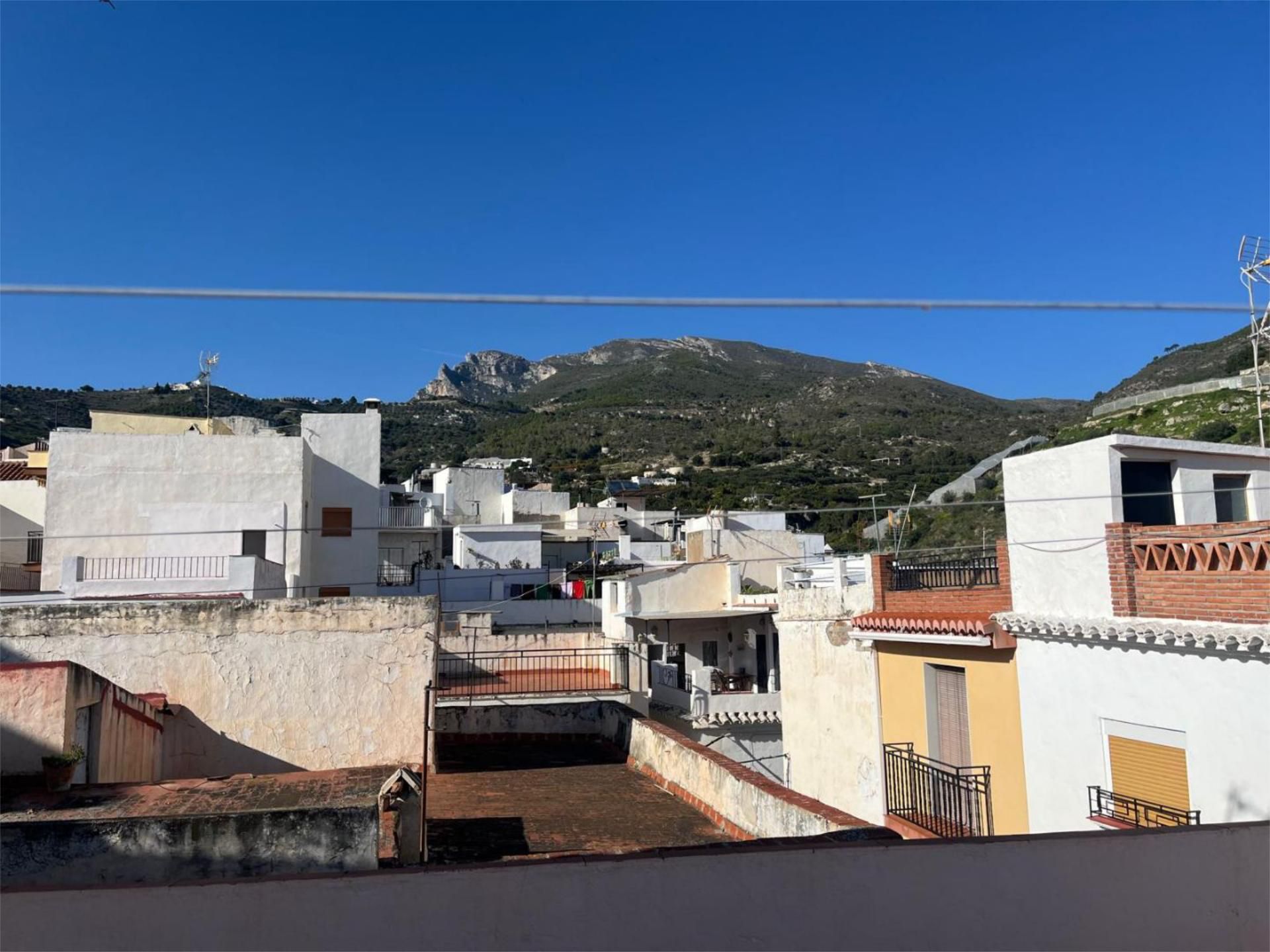 Vista exterior de Casa adosada en venda en Ítrabo amb Terrassa i Moblat