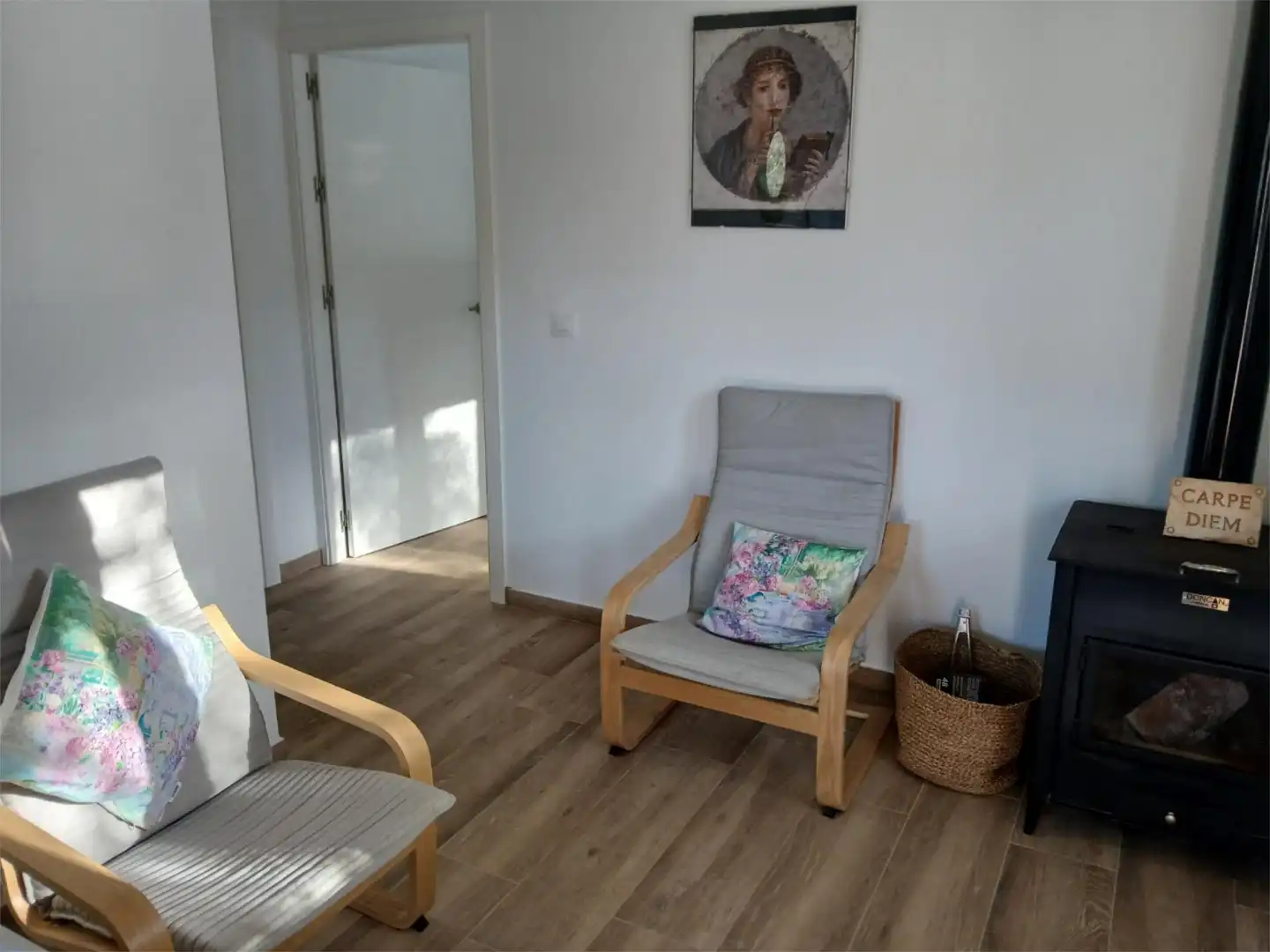 Apartament de lloguer a Urbanizacion Residencial Cerro Mulera, 89, Ubrique Sala d'estar de Apartament de lloguer en Ubrique amb Jardí privat, Piscina i Moblat