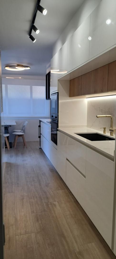 Cuina de Planta baixa per a compartir en Donostia - San Sebastián  amb Calefacció, Moblat i Forn