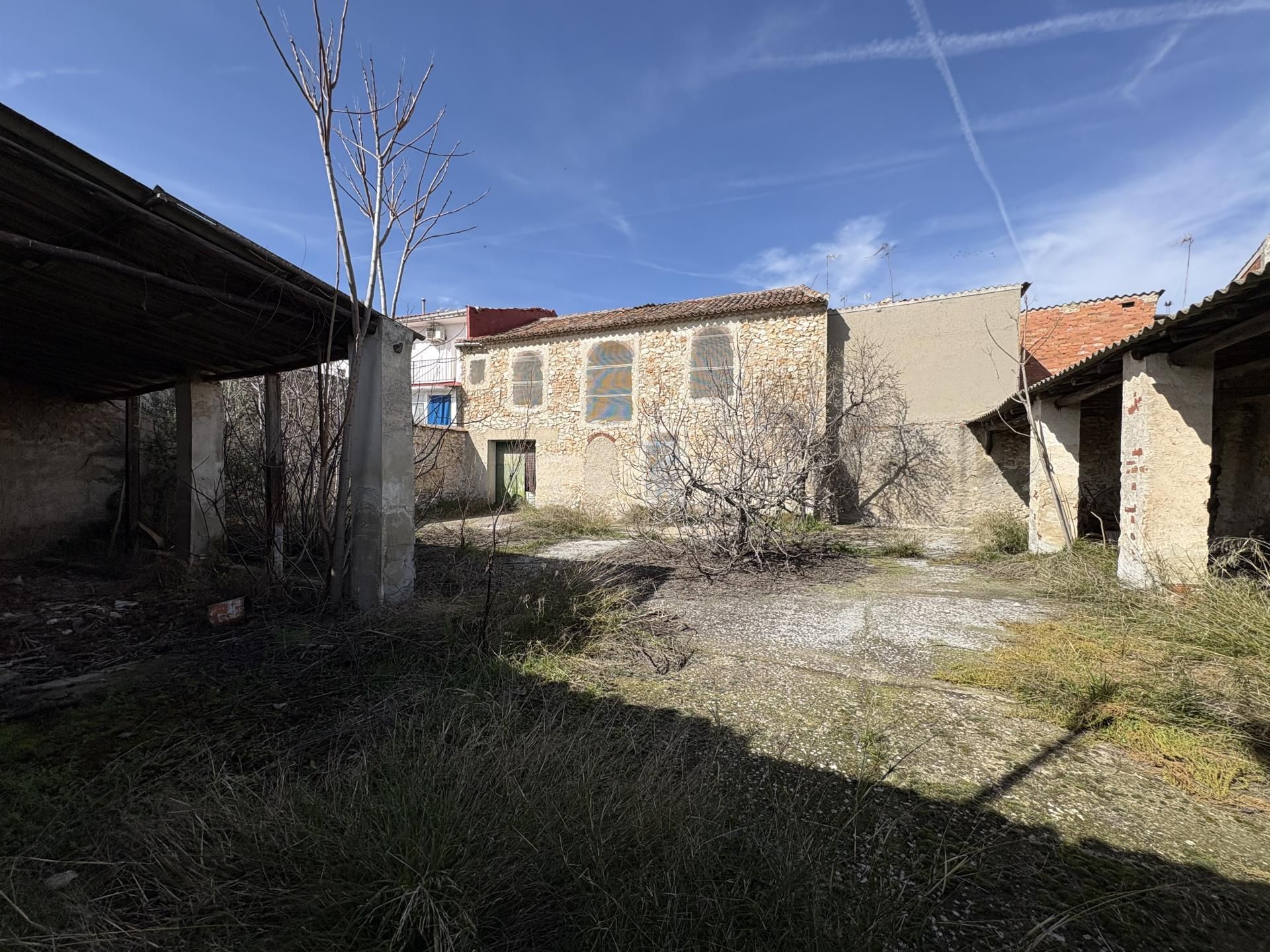Vista exterior de Casa adosada en venda en Belmonte de Tajo