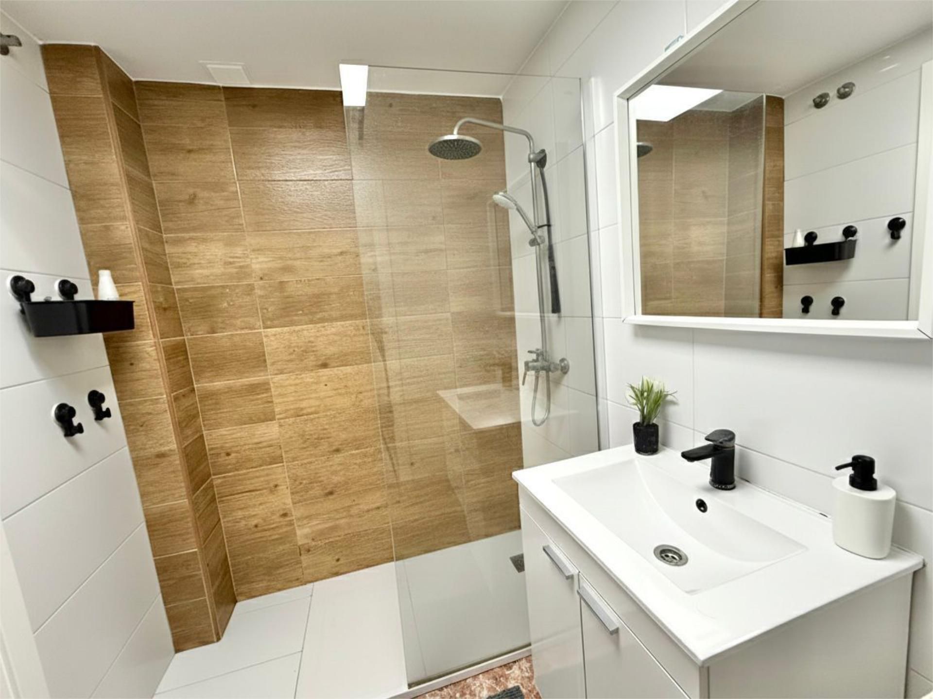 Bathroom of Flat for sale in Roquetas de Mar  with Terrace, Swimming Pool and Balcony