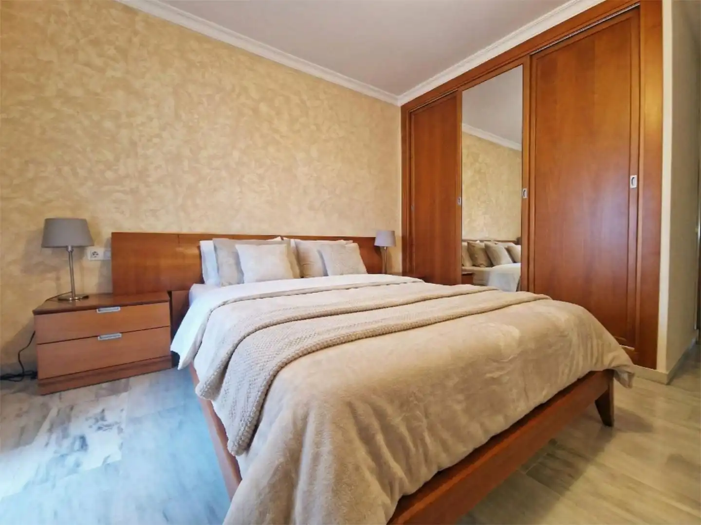 Flat for sale in Calle Mercedes Formica, 4, Cortijo de Maza - Finca Monsalvez - El Olivar Bedroom of Flat for sale in Málaga with Air Conditioner, Terrace and Storage room