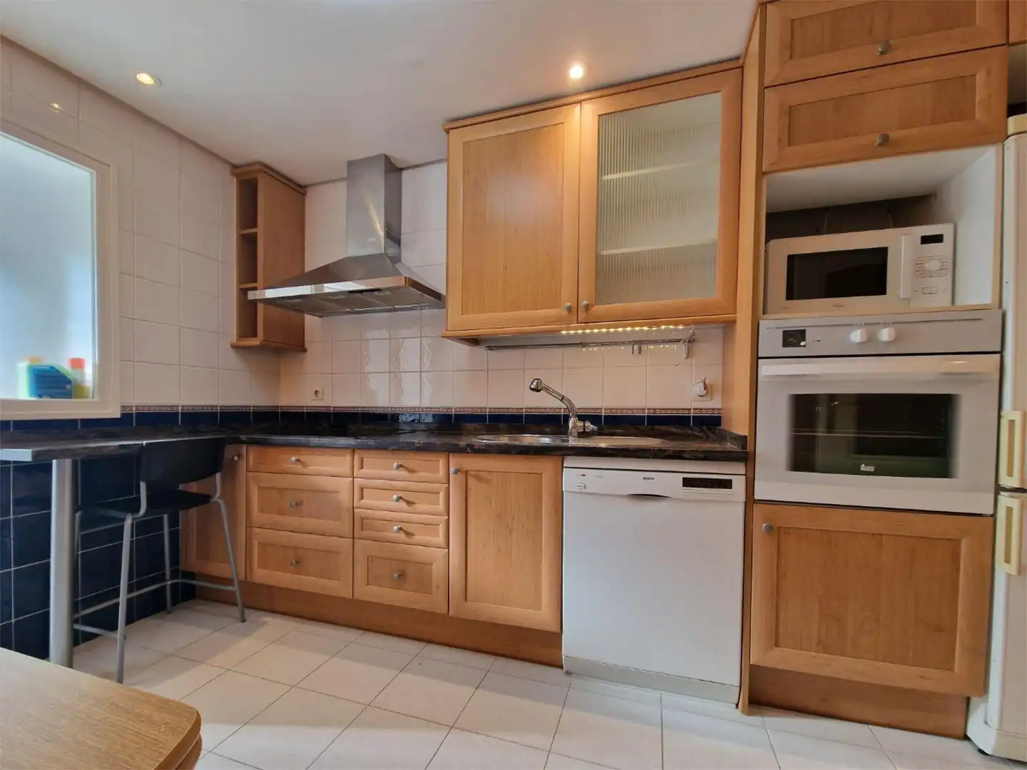 Flat for sale in Calle Mercedes Formica, 4, Cortijo de Maza - Finca Monsalvez - El Olivar Kitchen of Flat for sale in Málaga with Air Conditioner, Terrace and Storage room