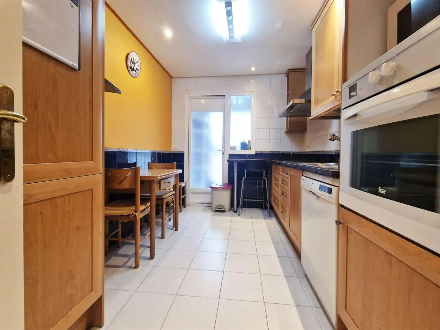 Flat for sale in Calle Mercedes Formica, 4, Cortijo de Maza - Finca Monsalvez - El Olivar Kitchen of Flat for sale in Málaga with Air Conditioner, Terrace and Storage room