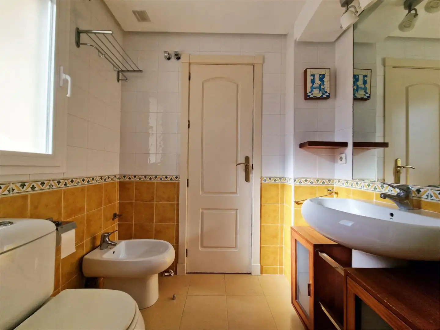 Flat for sale in Calle Mercedes Formica, 4, Cortijo de Maza - Finca Monsalvez - El Olivar Bathroom of Flat for sale in Málaga with Air Conditioner, Terrace and Storage room