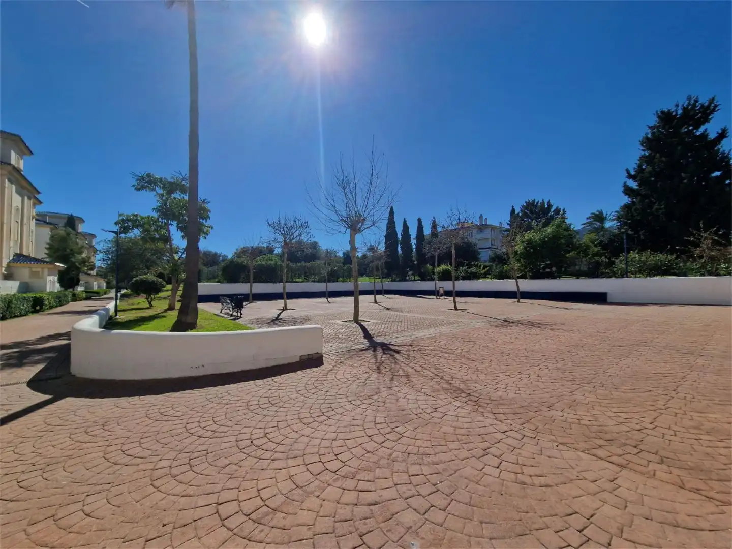 Flat for sale in Calle Mercedes Formica, 4, Cortijo de Maza - Finca Monsalvez - El Olivar Exterior view of Flat for sale in Málaga with Air Conditioner, Terrace and Storage room
