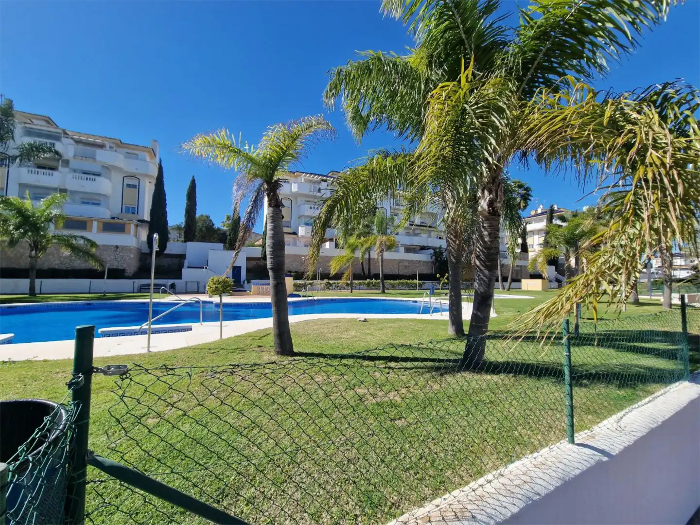 Flat for sale in Calle Mercedes Formica, 4, Cortijo de Maza - Finca Monsalvez - El Olivar Swimming pool of Flat for sale in Málaga with Air Conditioner, Terrace and Storage room
