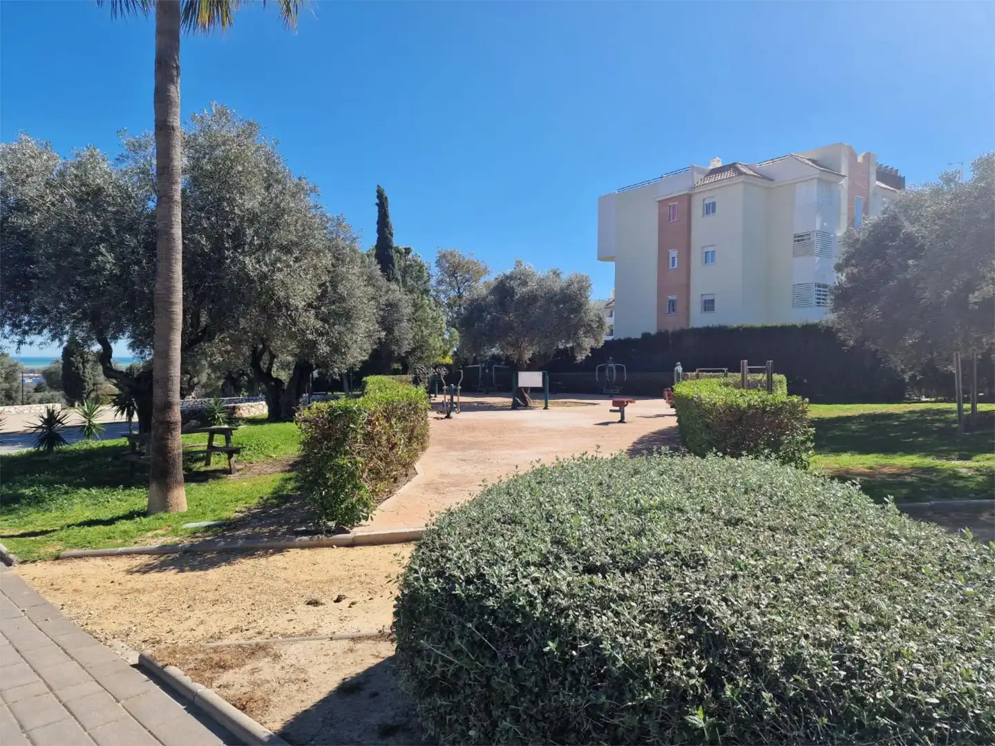 Flat for sale in Calle Mercedes Formica, 4, Cortijo de Maza - Finca Monsalvez - El Olivar Exterior view of Flat for sale in Málaga with Air Conditioner, Terrace and Storage room
