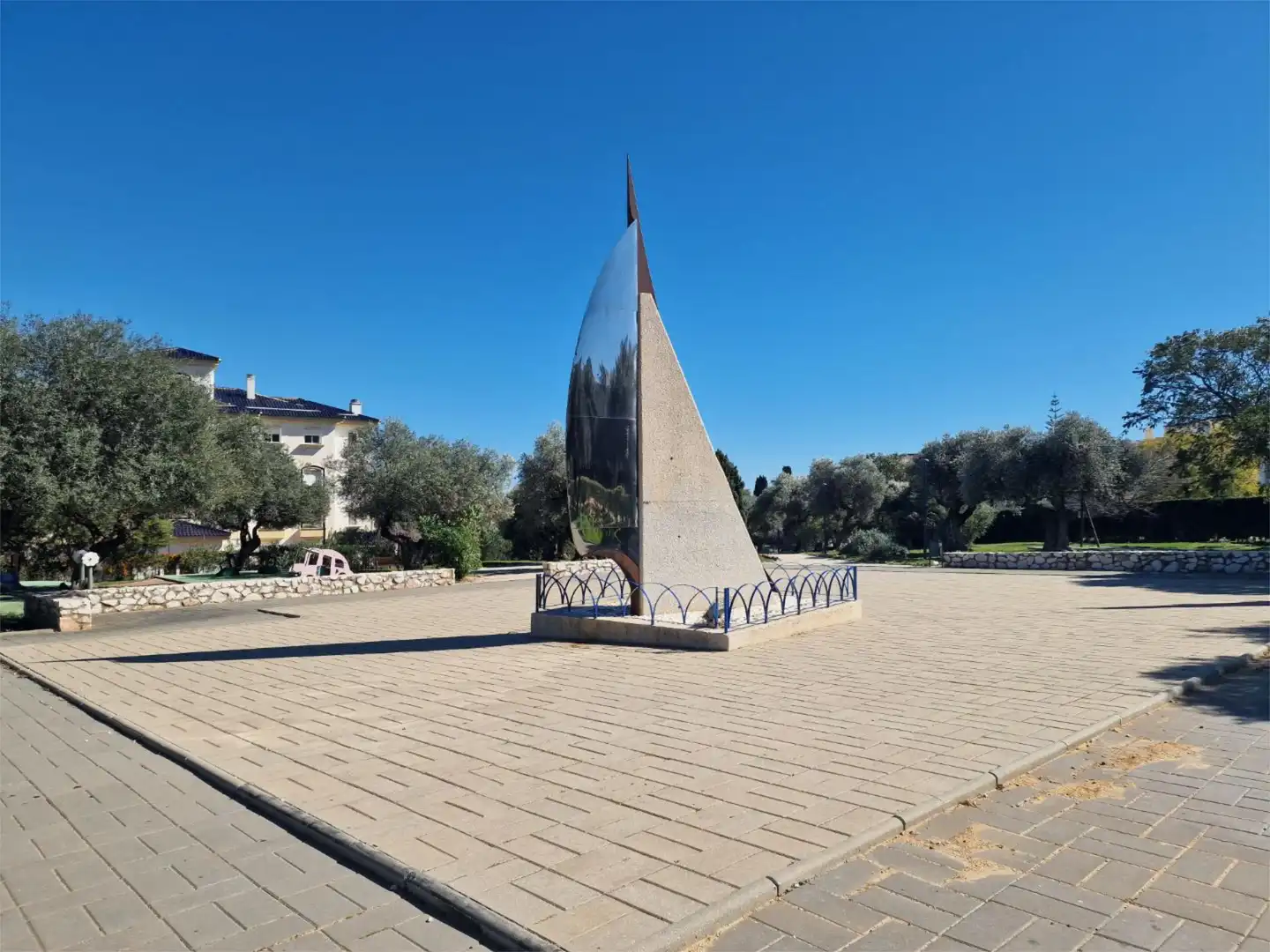 Flat for sale in Calle Mercedes Formica, 4, Cortijo de Maza - Finca Monsalvez - El Olivar Exterior view of Flat for sale in Málaga with Air Conditioner, Terrace and Storage room