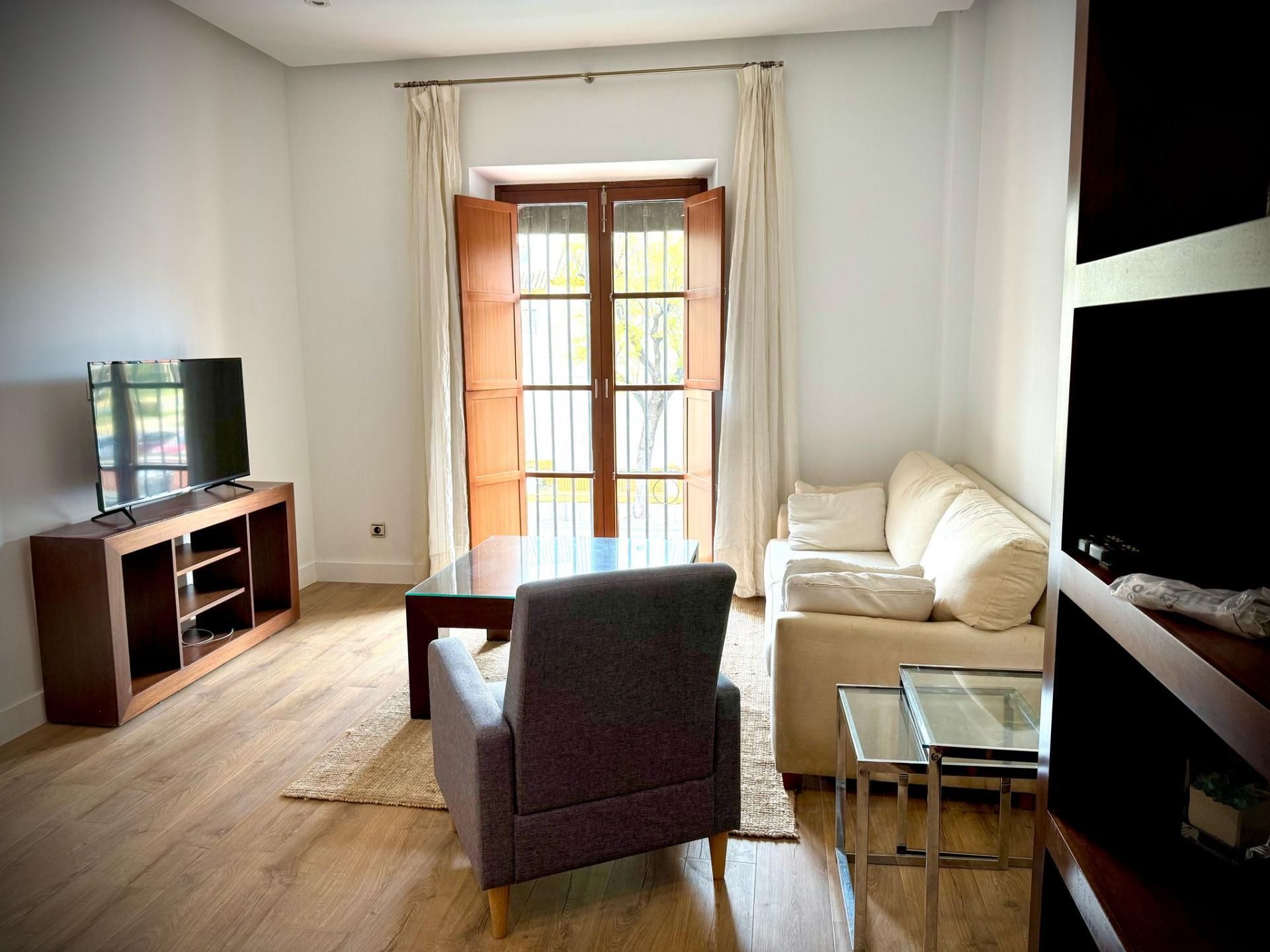 Flat for rent in Calle Luis Montoto, 1, La Calzada - La Florida