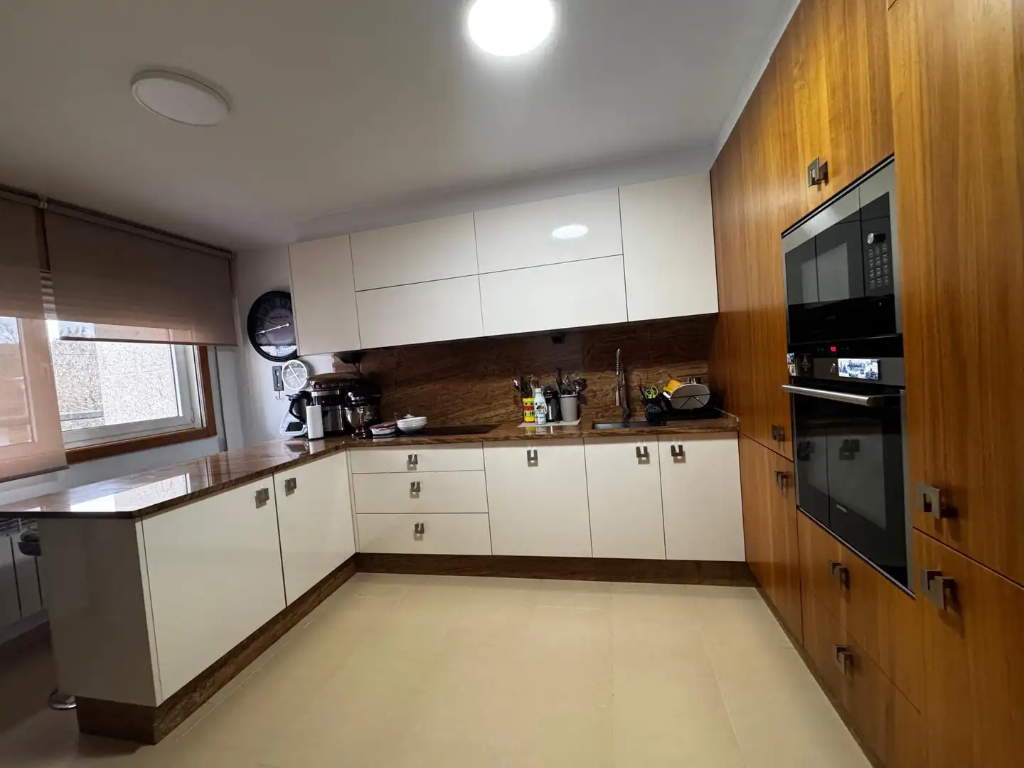 Detached homes for sale in Avenue Avenida Dos Ánxeles, 9, Brión Kitchen of Detached homes for sale in Brión with Air Conditioner and Terrace