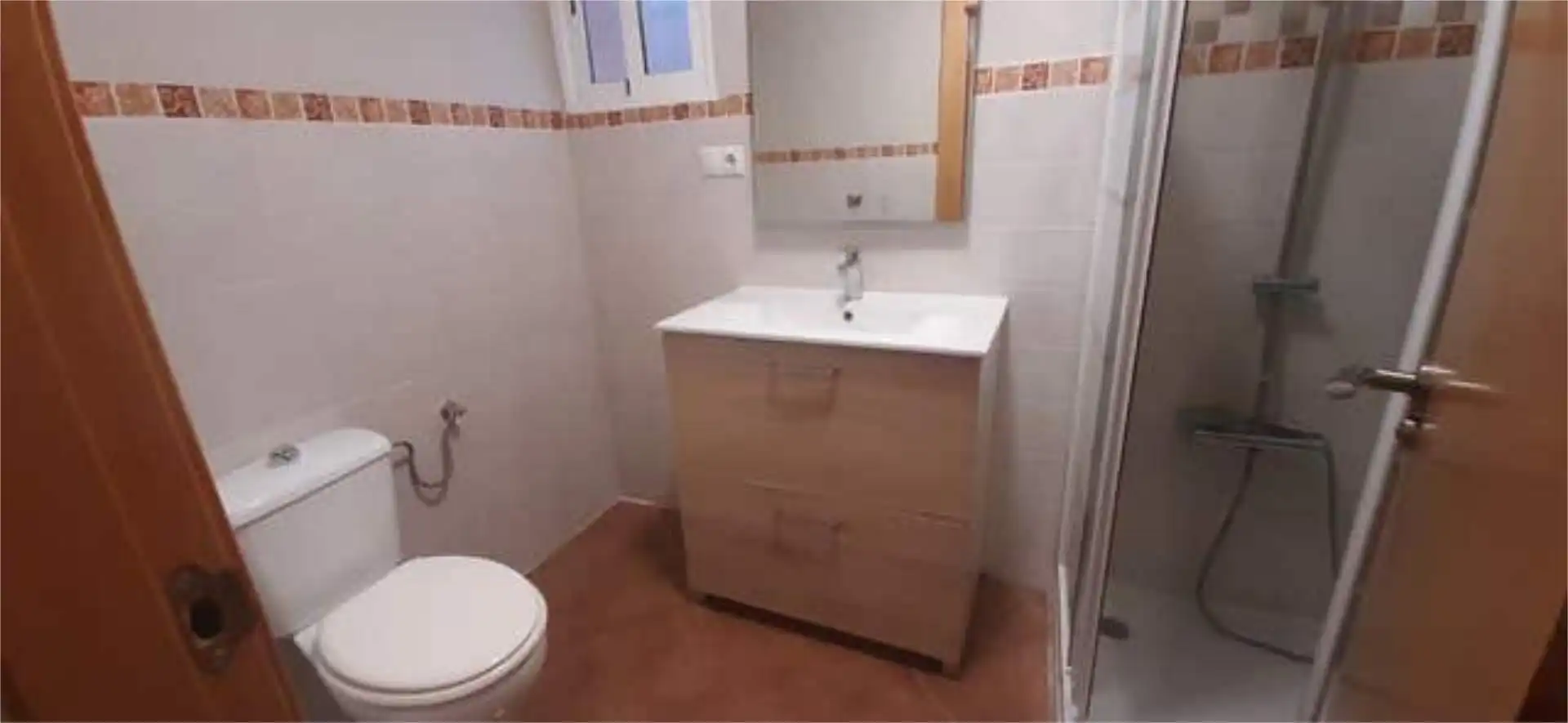 Piso en venta en Barrio de Peral - San Félix Baño de Piso en venta en Cartagena con Terraza
