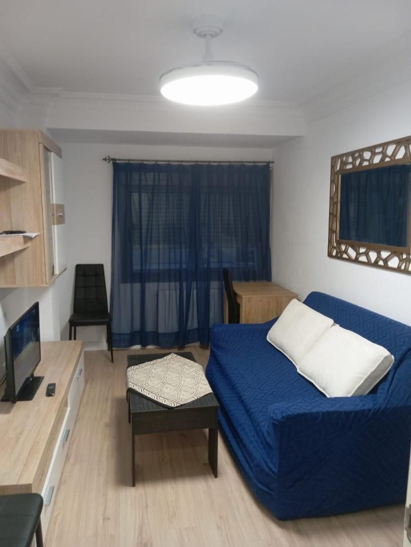 Dormitori de Pis de lloguer en  Zaragoza Capital amb Calefacció, Parquet i Terrassa