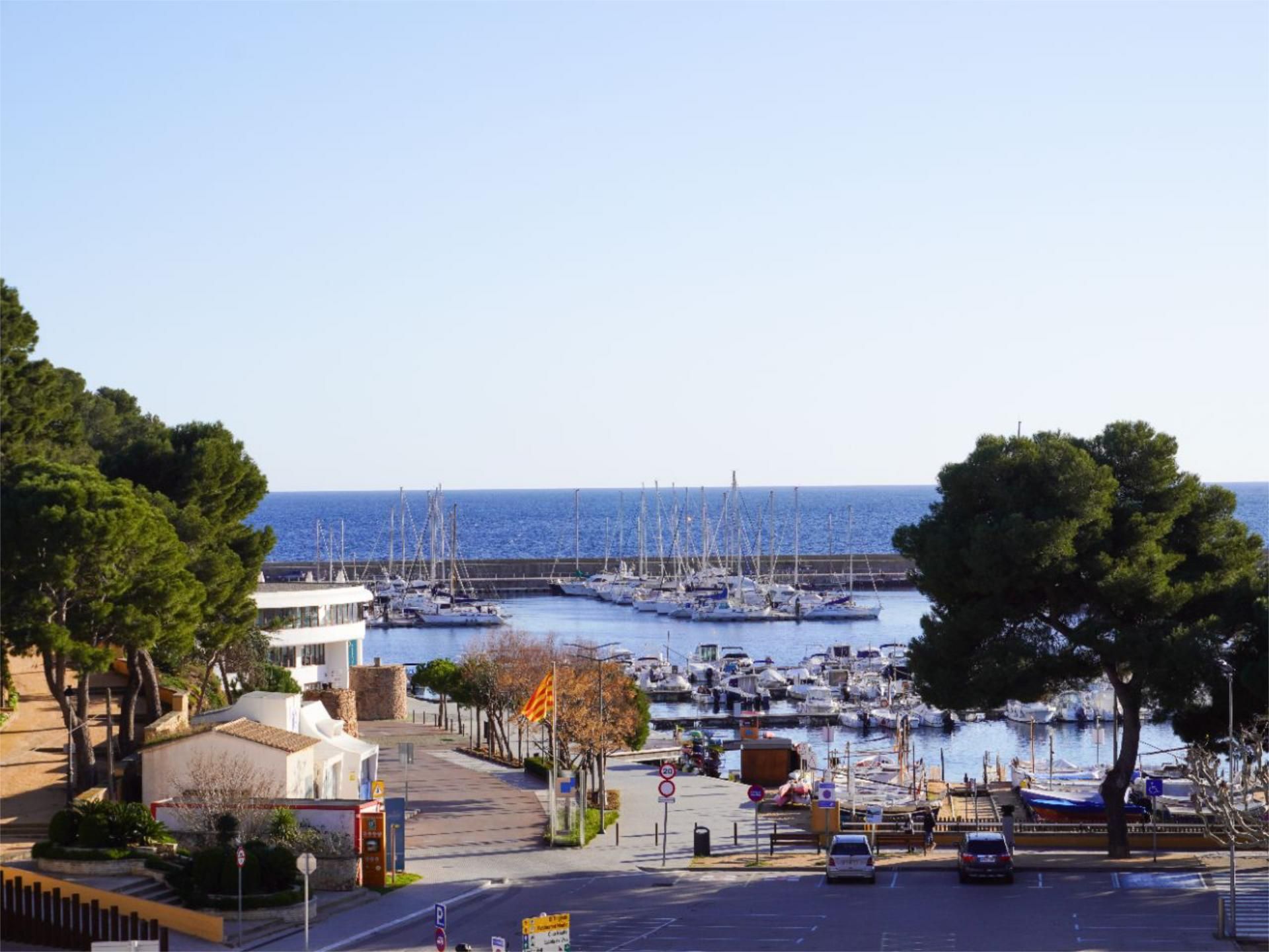 Vista exterior de Piso en venta en Sant Feliu de Guíxols con Aire acondicionado y Balcón
