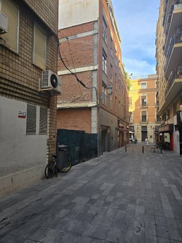 Garaje en Alquiler en Calle Santa Bárbara, 3 en Barrio del Centro