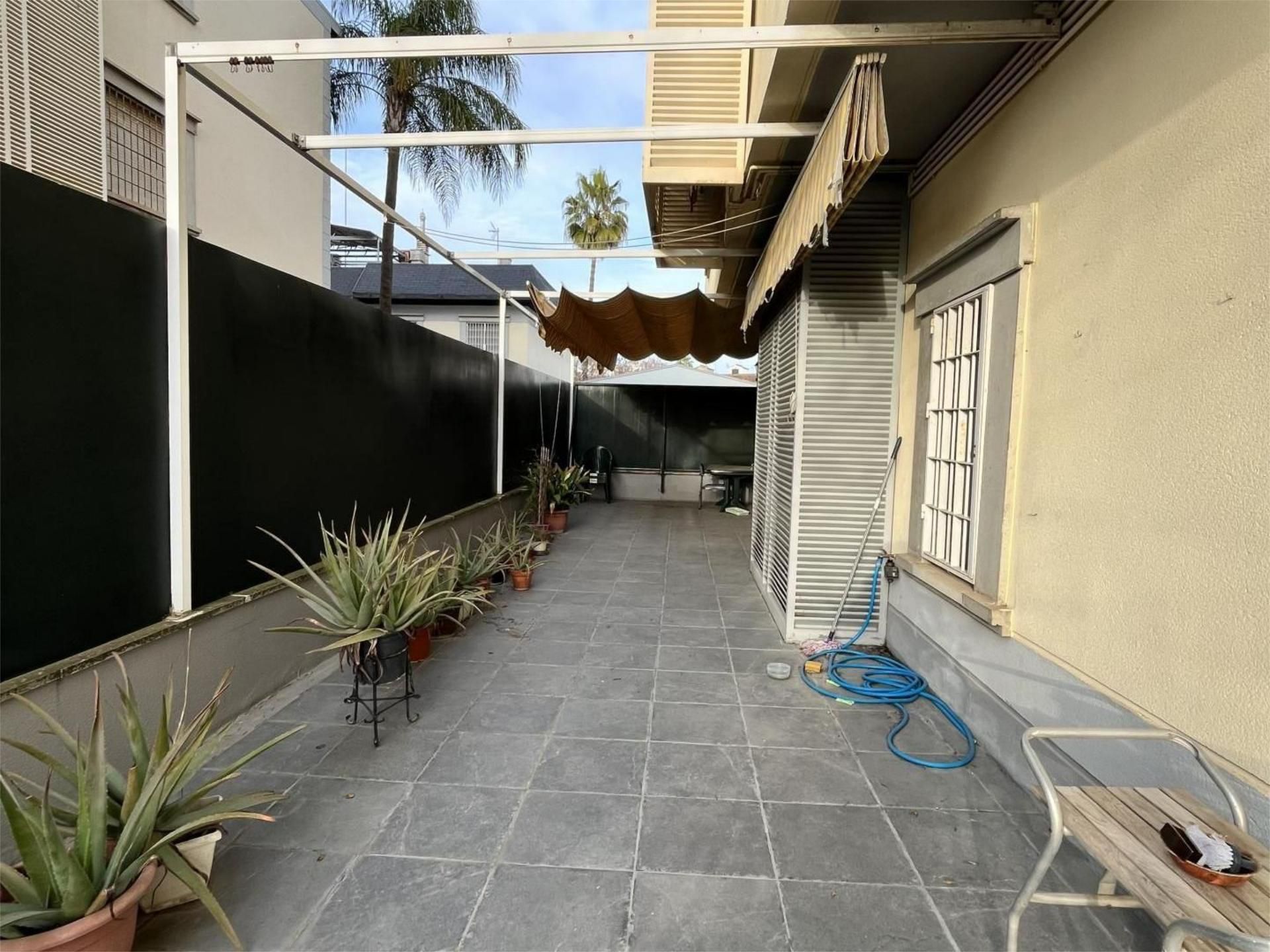 Terrace of Flat for sale in  Sevilla Capital  with Air Conditioner, Heating and Private garden