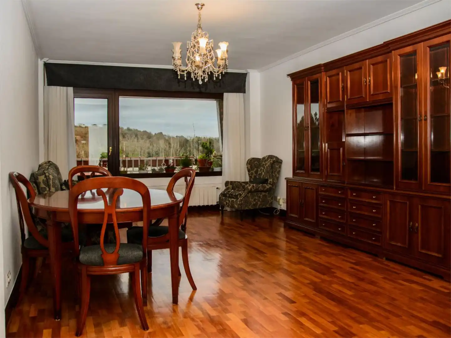 Piso en venta en Los Chopos Etorbidea, 39, Neguri Comedor de Piso en venta en Getxo con Balcón