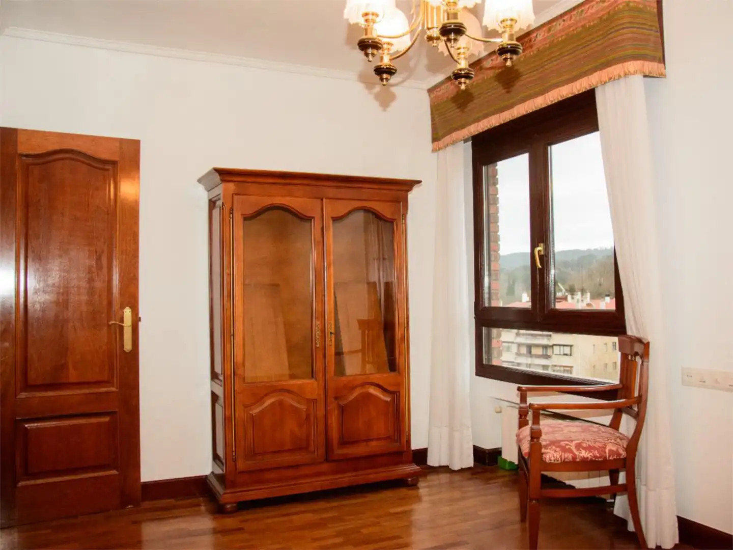Piso en venta en Los Chopos Etorbidea, 39, Neguri Habitación de Piso en venta en Getxo con Balcón