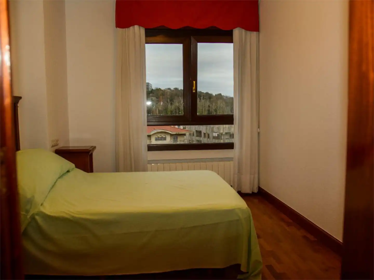 Piso en venta en Los Chopos Etorbidea, 39, Neguri Habitación de Piso en venta en Getxo con Balcón