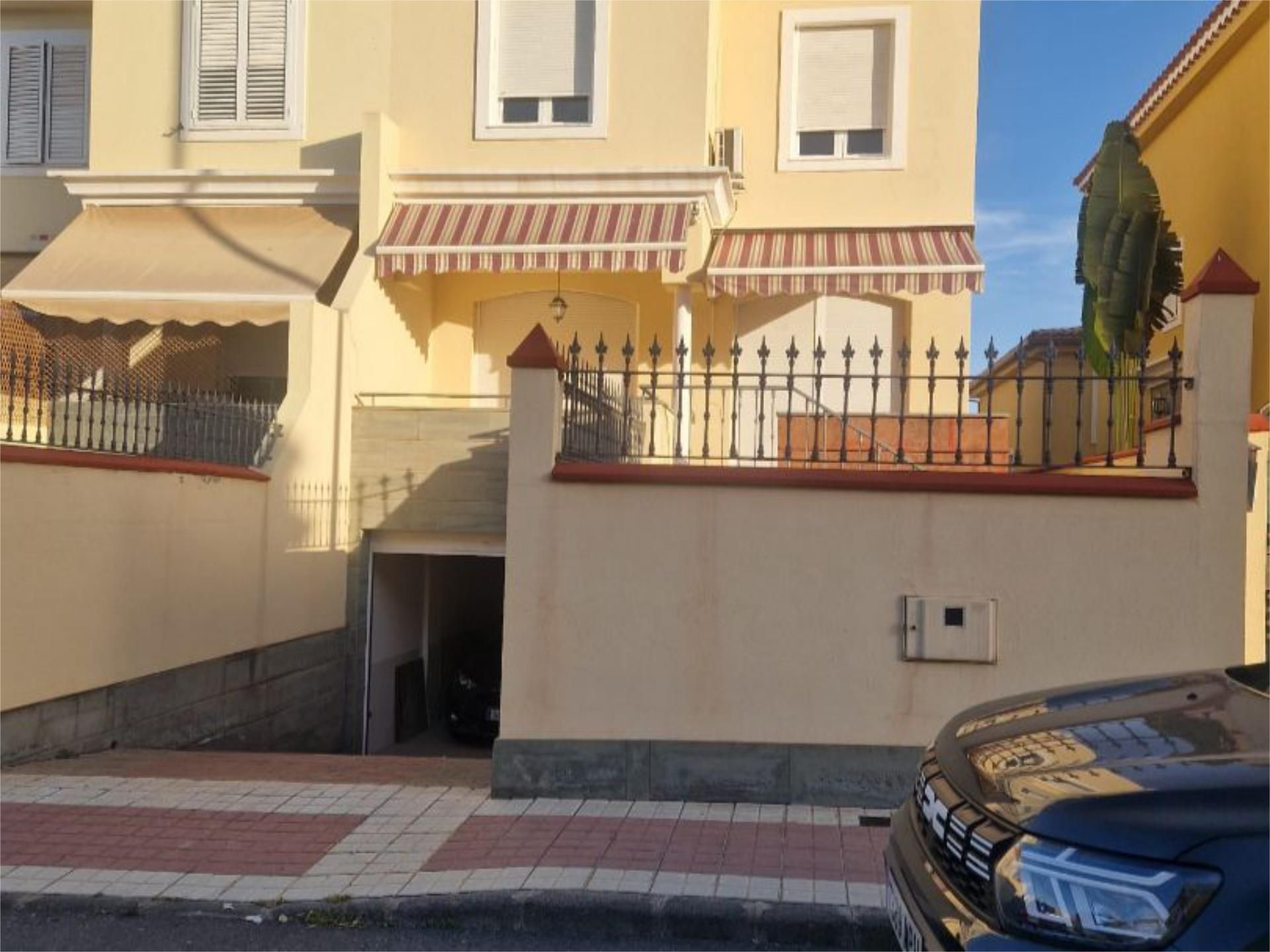 Vista exterior de Pis en venda en Las Palmas de Gran Canaria amb Aire condicionat, Calefacció i Jardí privat