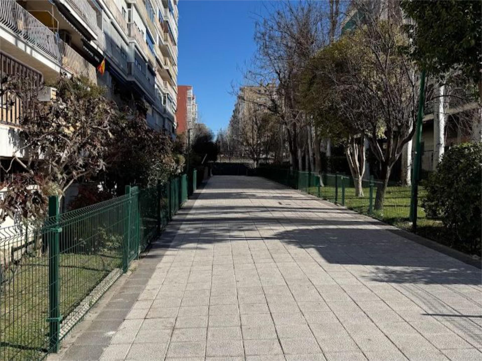 Vista exterior de Pis en venda en Móstoles amb Piscina