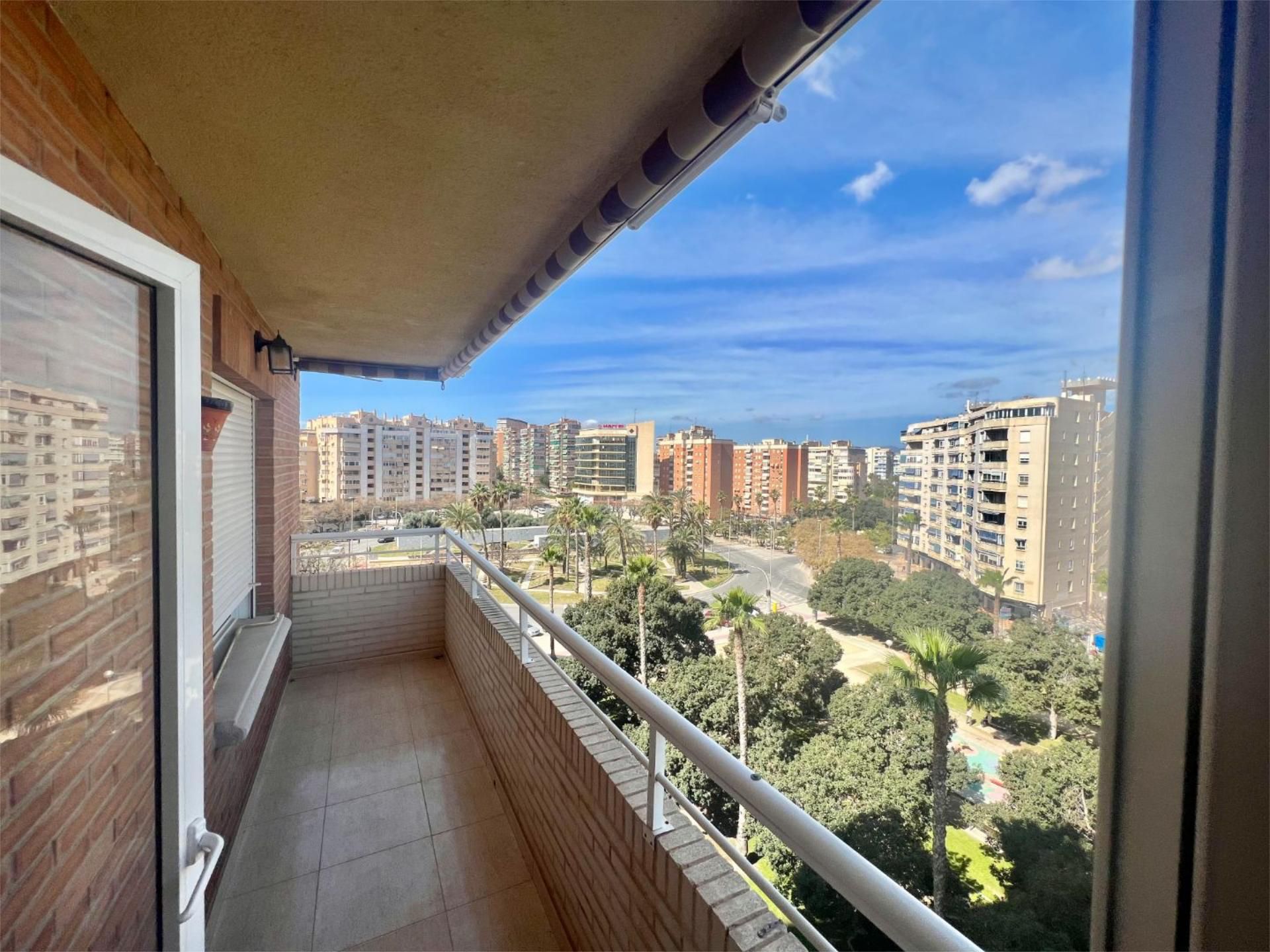 Vista exterior de Pis de lloguer en Alicante / Alacant amb Aire condicionat, Calefacció i Parquet