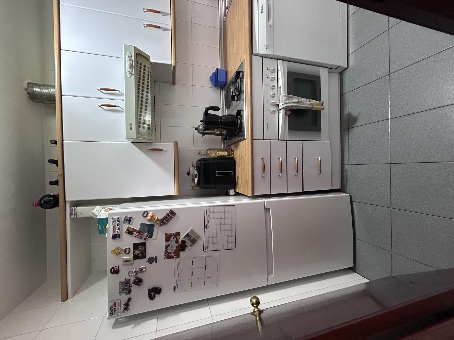 Cuina de Pis per a compartir en  Madrid Capital amb Calefacció, Terrassa i Moblat